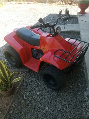 Vende-se quadriciclo infantil 50cc