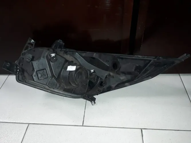 Farol Lado Direito Chevrolet Spin 2012/2017