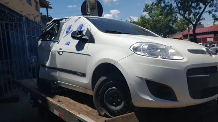 Sucata fiat palio attractive 1.0 17/17