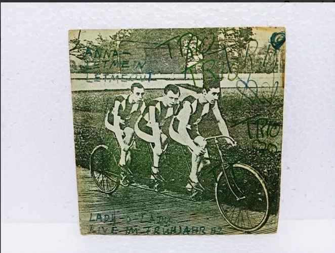 Compacto 7" Trio Anna, Letmen Letmeout