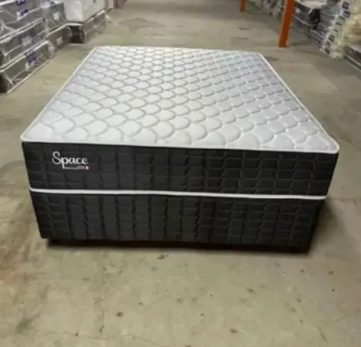 Cama de Casal  em molas ensacadas (nova)