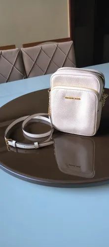 Bolsa MICHAEL KORS Jet Set Travel Medium Crossbody em COURO