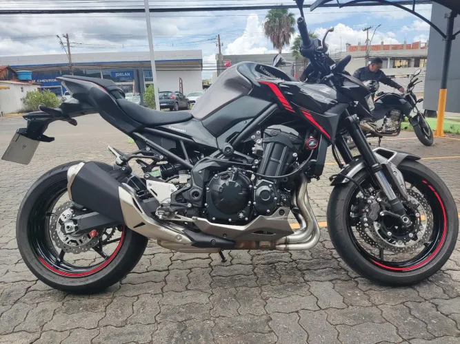 ÁGIO Kawasaki Z900 2023 - Impecável!
