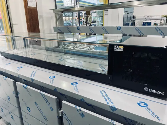 NZ. Vitrine sushi refrigerada de bancadaGelopar