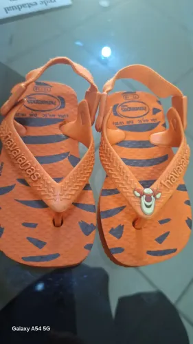 Sandália havaiana tigre