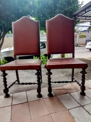 Cadeiras Manuelina, com pés torneados de Madeira Maciça