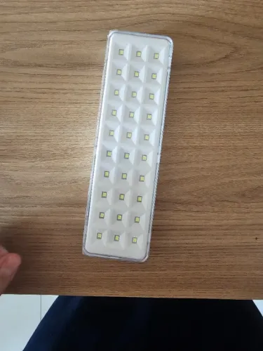 Segurimax 36004 luminária de emergência LED com bateria recarregável 110V/220V Branca