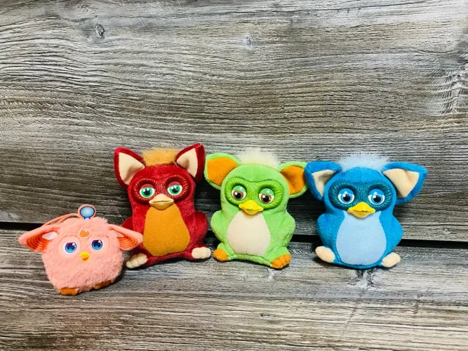 4 Furby's - Coleção Mac Donalds