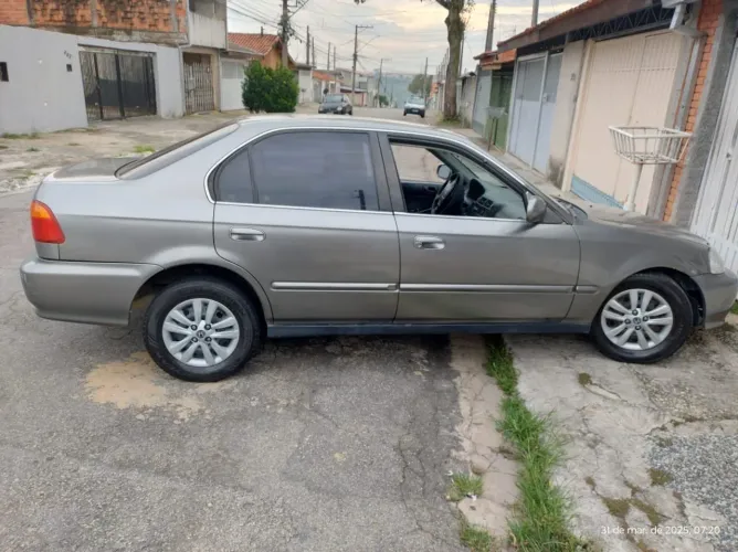 Honda Civic Sedan LX 1.6 16V Mec. 4P 2000