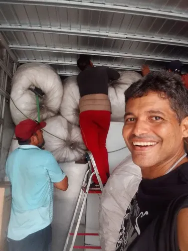 Ajudante(Sou)e Também(Sou)Mudançeiro Organizo a Carga no Caminhão e etc...