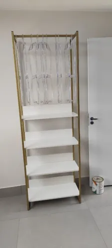 Prateleira com cabideiro . Fazemos sob encomenda