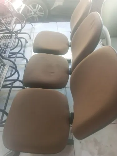 Cadeiras de espera longarina robusta. Negociável!