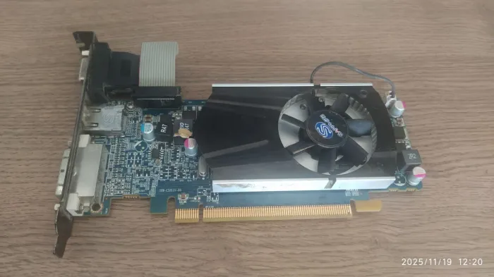 Placa video Radeon HD 6570  2 GB 