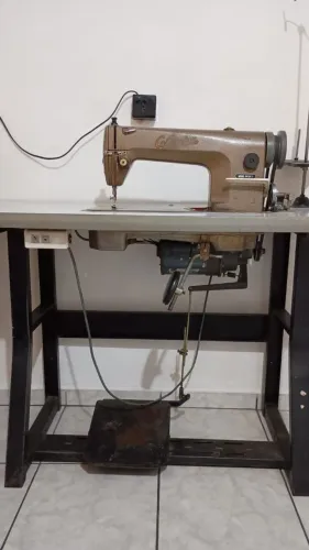 Máquina de costura. 