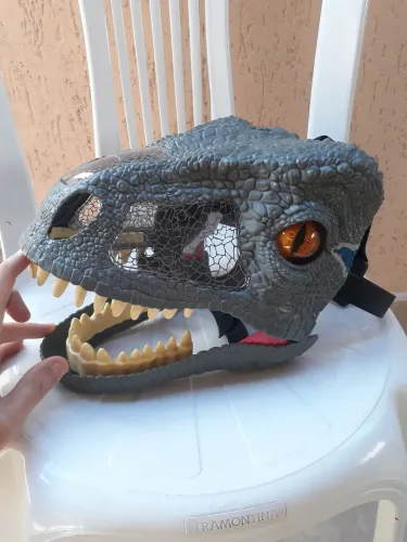 Máscara de Dinossauro eletrônica