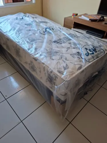 Camas Solteiro Molas Ensacada Várias marcas - Brinde Travesseiro - Lacrada de Fábrica