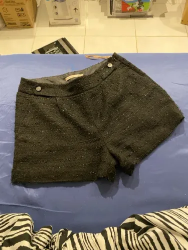 Short preto brilhoso