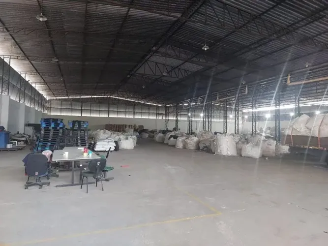 Excelente Galpão 2.400m² c/ Doca na Torquato Tapajos