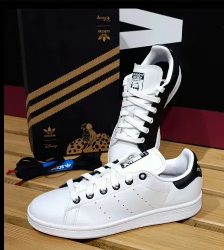 Tênis adidas Stan Smith x Cruella DeVil