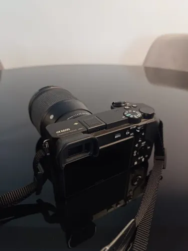 Câmera  Sony a6600 + Lente Sigma 16mm F/1.4 Dc Dn