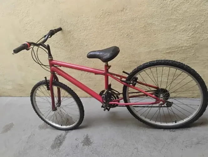Vendo bicicleta aro 24 usada em boas condições