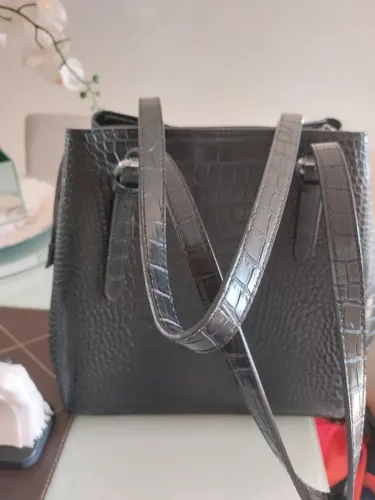 Bolsa tiracolo preta Santa Lolla