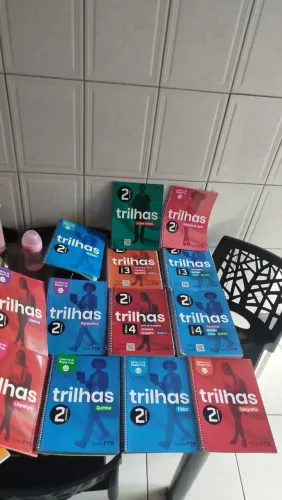 Livros frd trilhas 2 ano ensino médio 