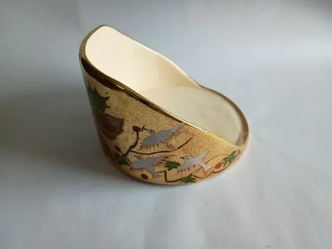 Panetoneira em cerâmica com pintura artesanal