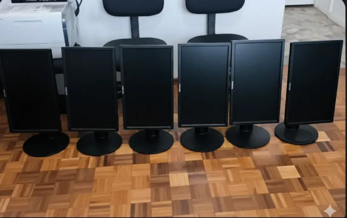 Lote de 6 monitores vertical/ horizontal LED  positivo