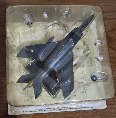Aviões De Combate - Dassault Super Etendard - France Escala 1/72