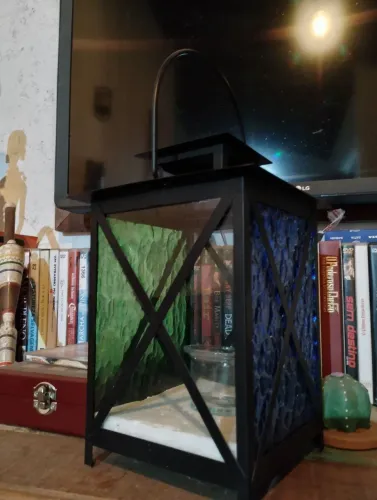 Lanterna Decorativa com Vidro Colorido