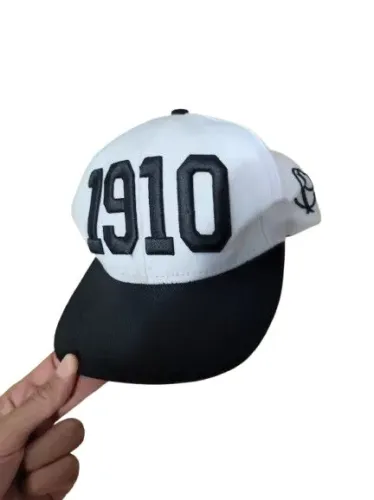 Boné branco e preto 1910