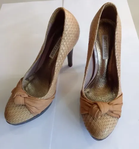 Sapato de Salto n. 34