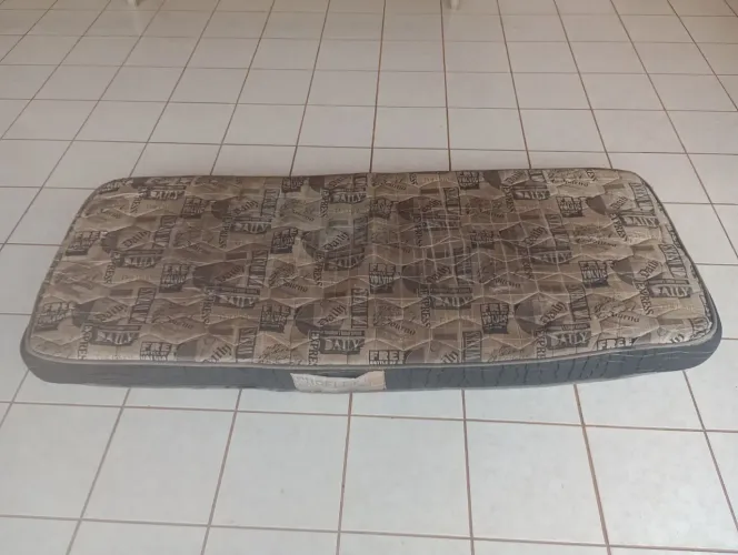 Vendo Um Colchão 