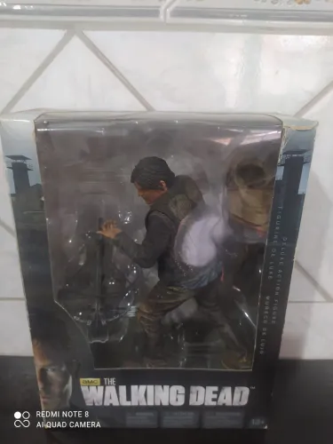The Walking Dead - Daryl Dixon Deluxe Action Figure