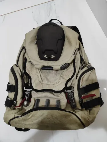 Mochila Oakley bathroon sink (modelo menor)