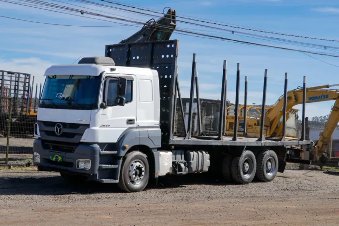 Axor 2644 6x4 plataforma florestal 