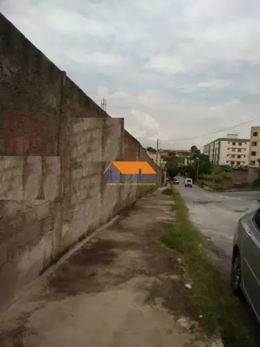Terreno em Belo Horizonte, no bairro Santa Cruz, à venda.