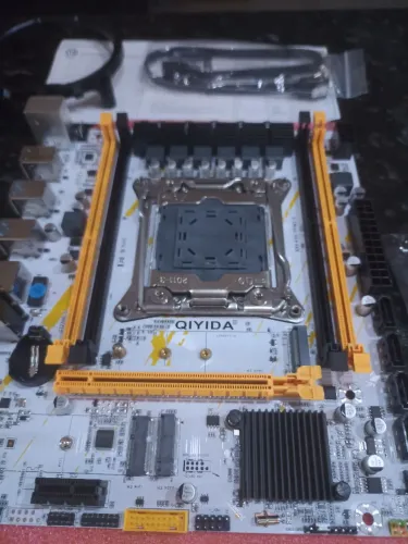 Placa x99 QIYIDA com suporte ao TPM 2.0 nova !!!!