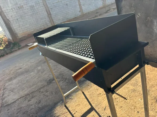 Churrasqueira de Espetinho Novo Modelo
