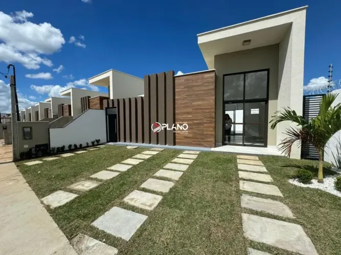 ALUGO CASA NO VIENNA 2/4 COM SUÍTE ÁREA EXTERNA + TAXAS INCLUSAS!