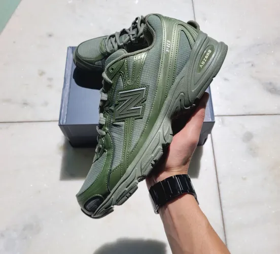 Tênis New Balance 740