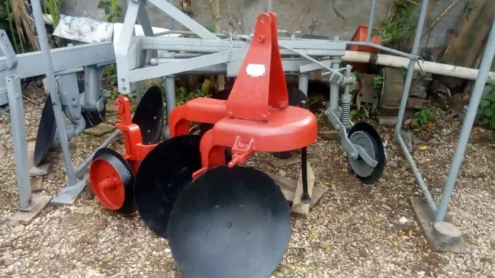 Arado Americano Antigo Dearborn Década 50 Relíquia Rural - Implemento Agrícola para Trator