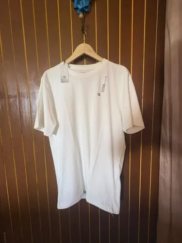 Camiseta Importada Calvin Klein tamanho GG