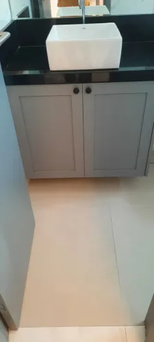 Armário de banheiro