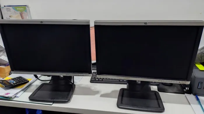Vendo 3 monitores para retirada de peças