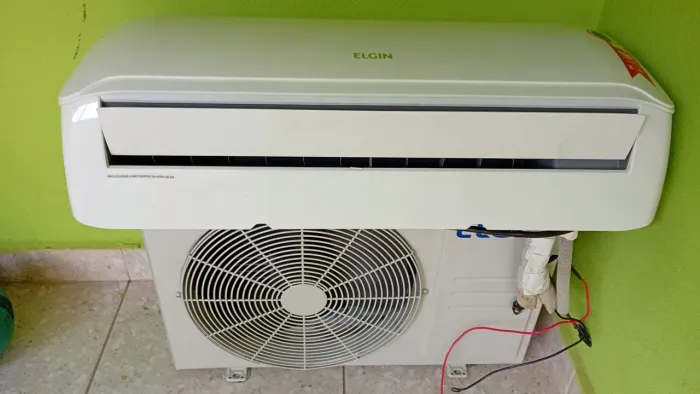 Vendo ar condicionado 12mil BTUs 1700 reais já vai com transformador 