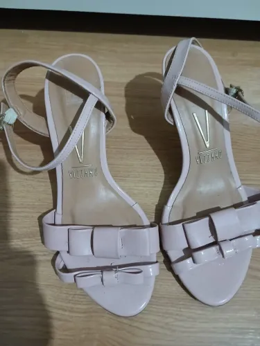Sandália Vizzano Rosa Claro Verniz com Laço Duplo (Com Detalhe no Salto)
