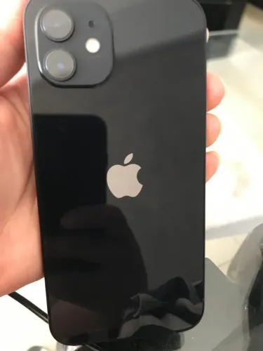 Vende-se iPhone 12 preto 64gb 79%de bateria. *