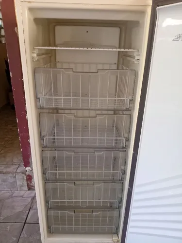 Vende se freezer Frost Free Brastemp